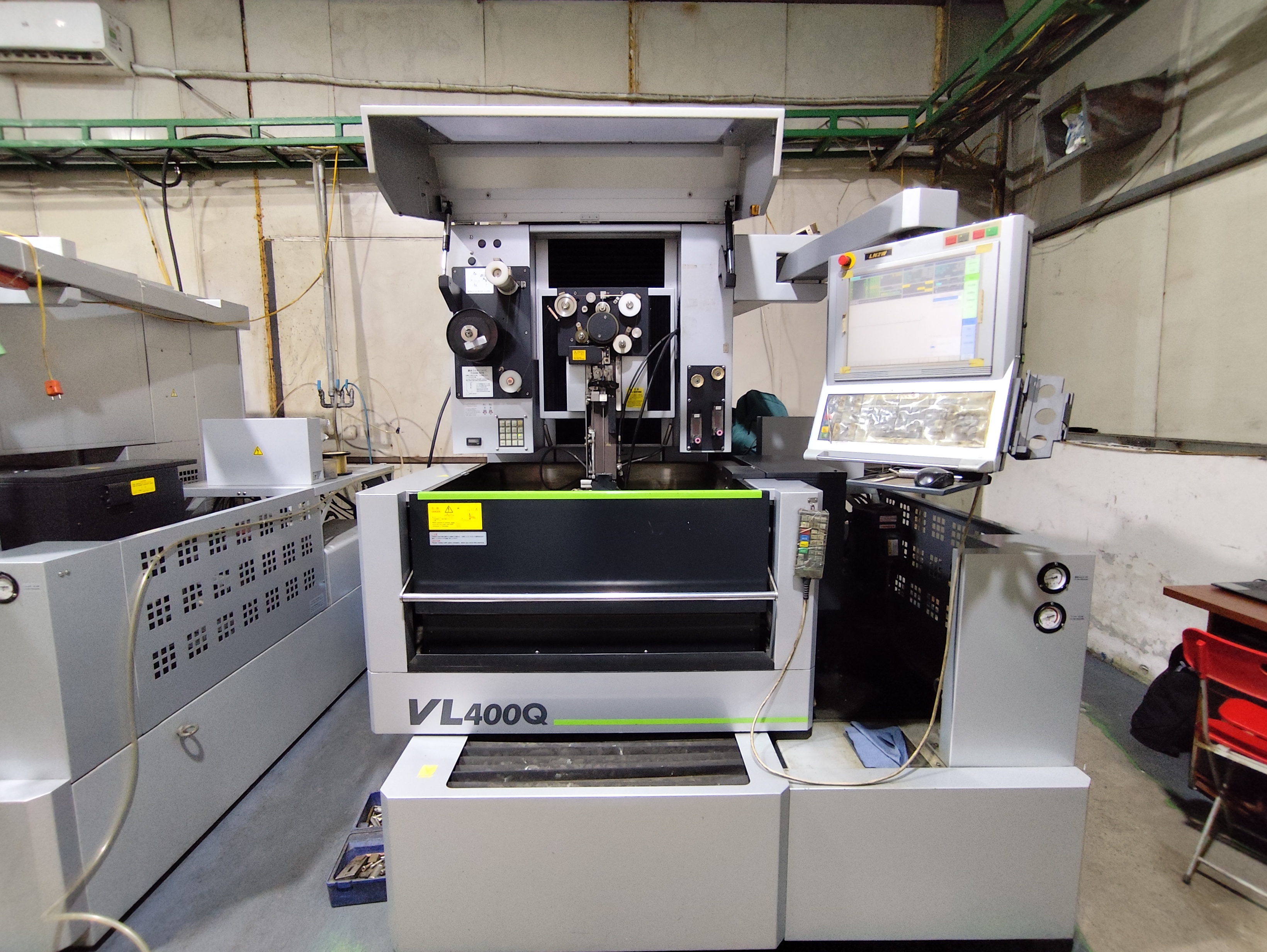 CNC wire cutting machine.jpg